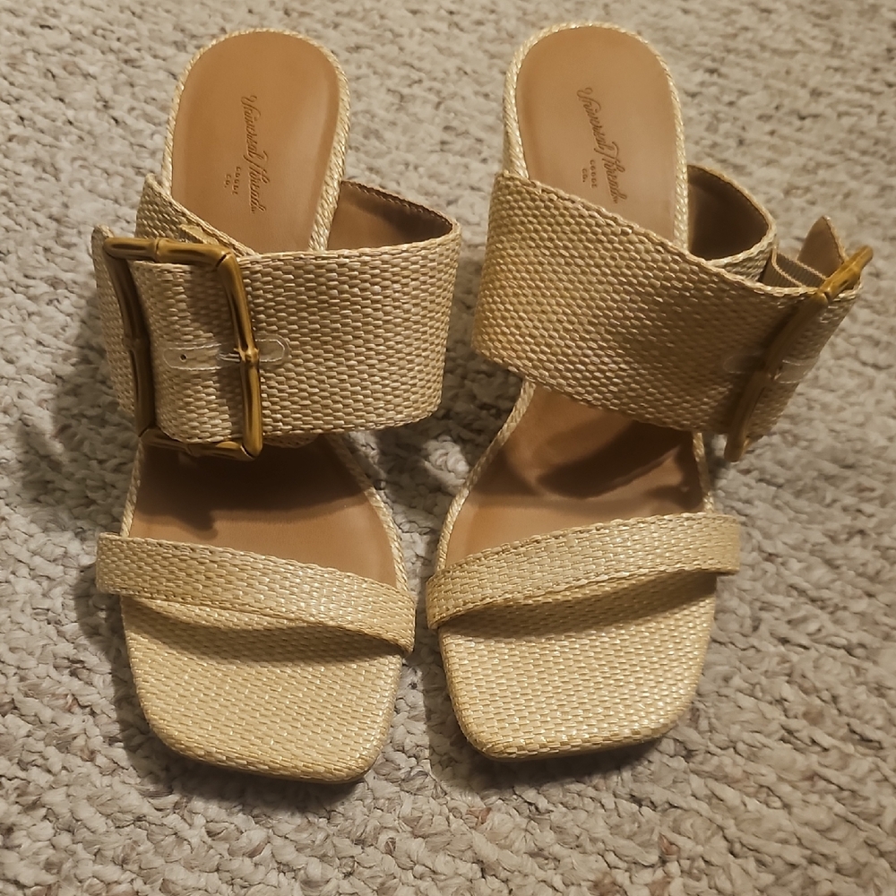 Nwot Universal Thread Mules Heels